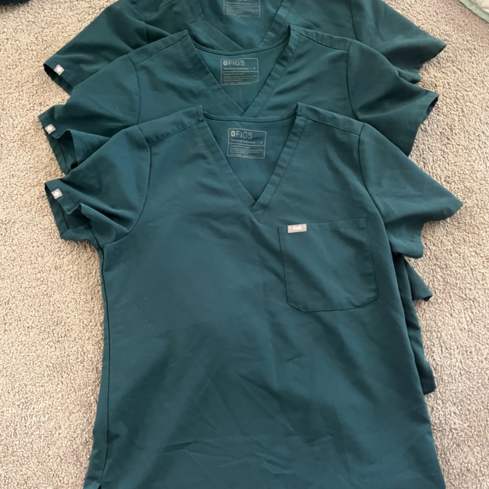 Blue Casma™ - Three-Pocket Scrub Top - M